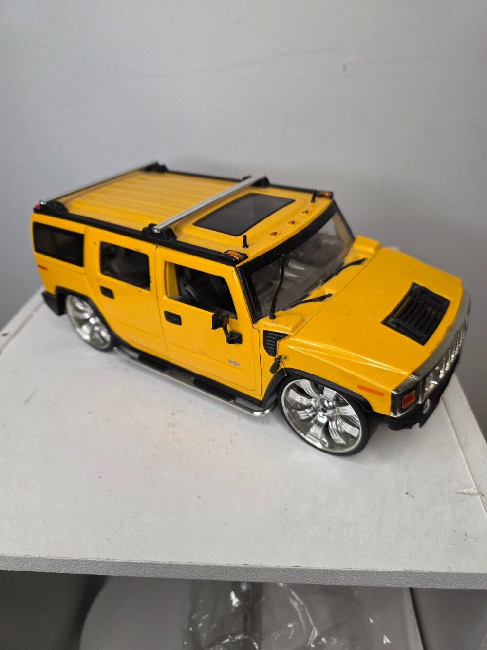Jada 2003 Yellow H2 Hummer 1:24 Dub City Big Ballers Diecast